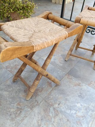 Taburetes plegables de enea y madera (x3)