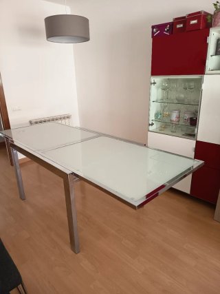 Mesa de comedor cristal y metal