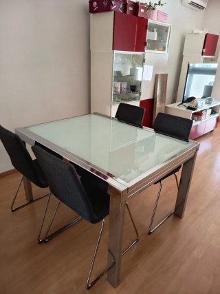 Mesa de comedor cristal y metal