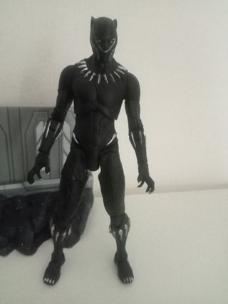 Action Figure Black Panther con Base