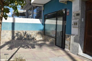 Local comercial en alquiler en Coín