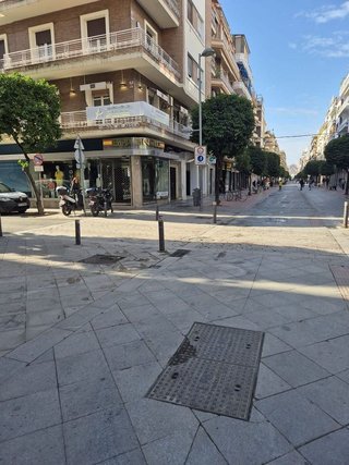 Local comercial en alquiler en Los Remedios en Sevilla
