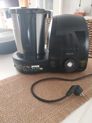 Robot  Cecotec Mambo 10090. Hay q reparar el motor