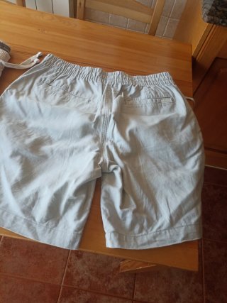 Bermudas hombre beige y gris