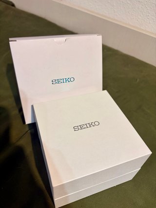 Seiko SSB453P1 cronógrafo azul con caja y papeles