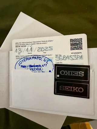 Seiko SSB453P1 cronógrafo azul con caja y papeles