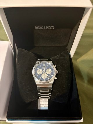 Seiko SSB453P1 cronógrafo azul con caja y papeles