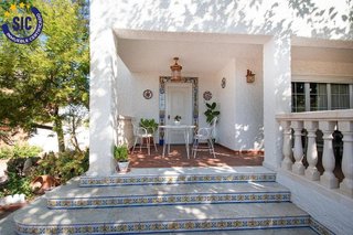 Chalet en venta en Monserrat