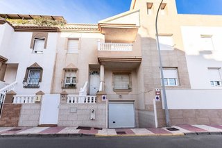 Casa pareada en venta en Roquetas Centro en Roquetas de Mar