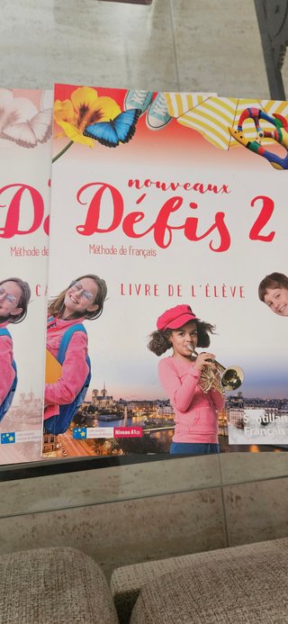 Libros. Francés Défis 2 .