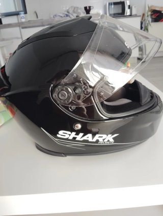 Casco de moto Shark negro. Talla XS