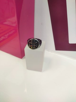 Anillo acero plateado con cruz T20