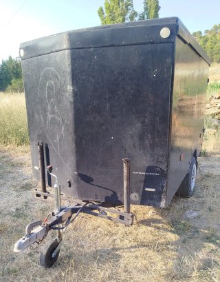 Remolque cerrado 750 kg con papeles