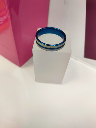 Anillo acero plateado con linea azul T24