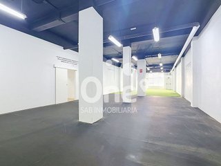 Local comercial en venta en Benicalap en Valencia