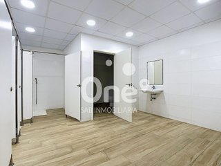 Local comercial en venta en Benicalap en Valencia
