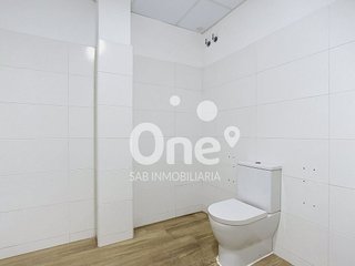 Local comercial en venta en Benicalap en Valencia
