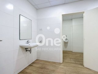 Local comercial en venta en Benicalap en Valencia