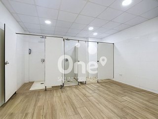 Local comercial en venta en Benicalap en Valencia