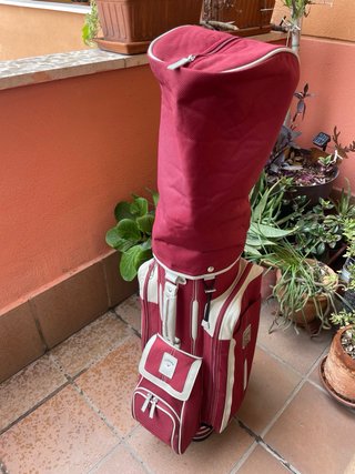 Bolsa de golf Callaway con palos, capota y carro