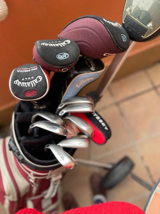 Bolsa de golf Callaway con palos, capota y carro