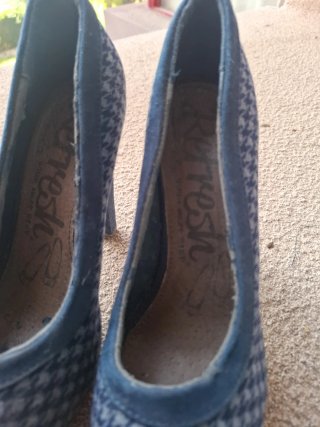 Zapatos de tacón azul