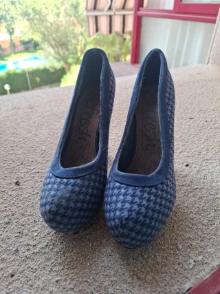 Zapatos de tacón azul