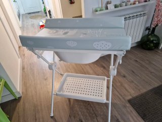 Bañera y cambiador plegable para bebé