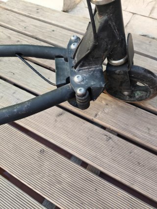 Patinete 3 ruedas autopropulsado