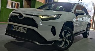 Toyota RAV4 4X4 HIBRIDO ENCHUFABLE - NEGOCIABLE