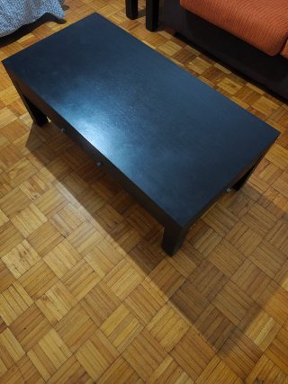 Mesa de centro de madera oscura