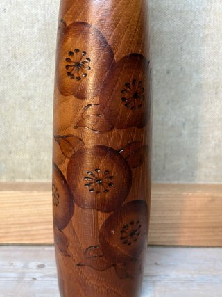 Kokeshi Kantsubaki di Kazuo Takamizawa (25 cm)