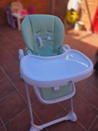Trona de bebé color verde menta