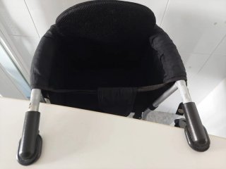 Trona bebé portátil adaptable a mesa, plegable.
