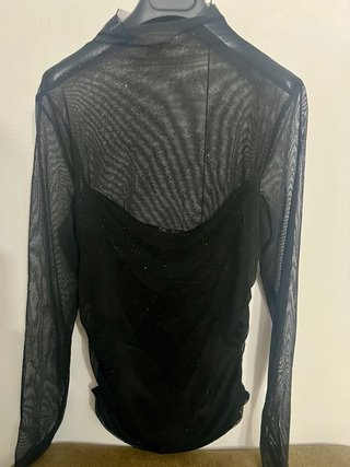 Blusa MNG negra brillante