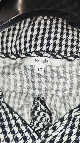 Blusa estampada nudo