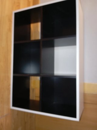 Estantería modular blanca y negra