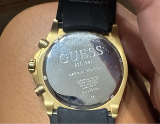 Reloj Guess Dorado y Negro con Cristales