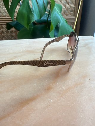 Gafas Guess Aviador Marrón y Dorado