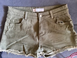 Lote shorts y faldas Levi's y Springfield