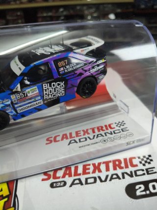 Scalextric Advance Ford Escort Cosworth 1:32