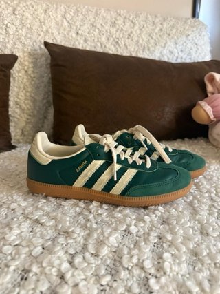 Zapatillas Adidas Verdes y Blancas