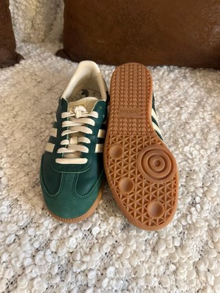 Zapatillas Adidas Verdes y Blancas