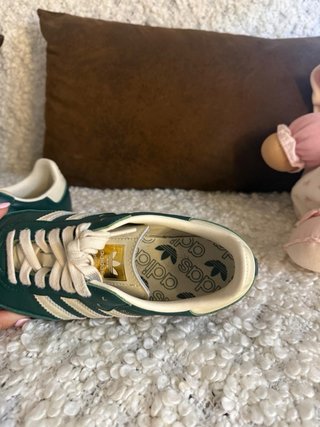 Zapatillas Adidas Verdes y Blancas