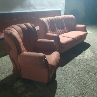 Sofá y sillón madera y tela