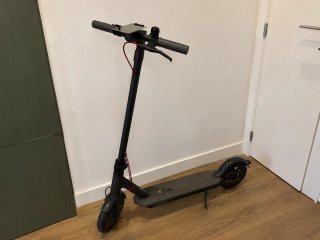 Patinete Eléctrico Xiaomi Mi M365 + soporte móvil
