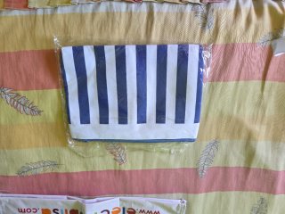 Lote de bolsas azules y multicolor