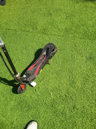 Patinete Eléctrico HOMCOM Negro/Rojo