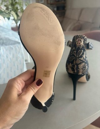 Sandalias Guess de tacón