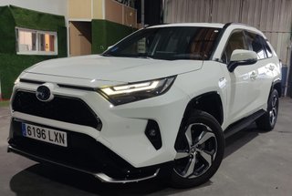 Toyota RAV4 4x4 HIBRIDO ENCHUFABLE 85Km Autonomía